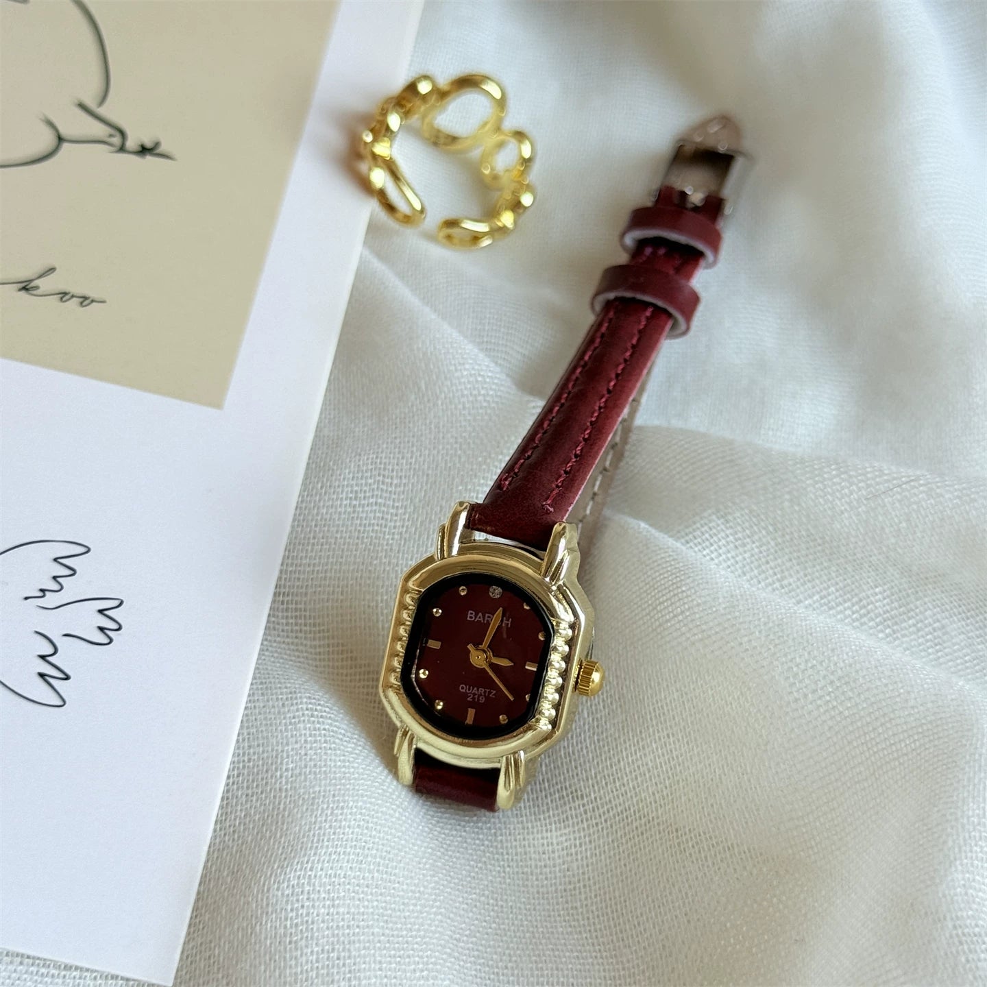 Vintage Square Dial Leather Watch - Ancora Red [F8RIM7XW]