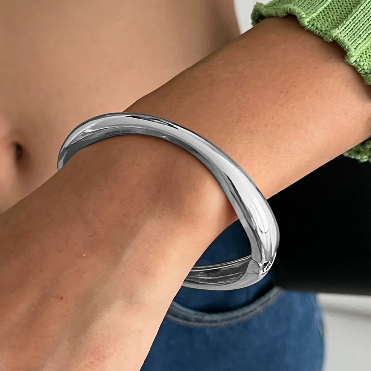 Concave Glossy Wide Cuff Bracelet - Silver Circle [U9J0OESF]