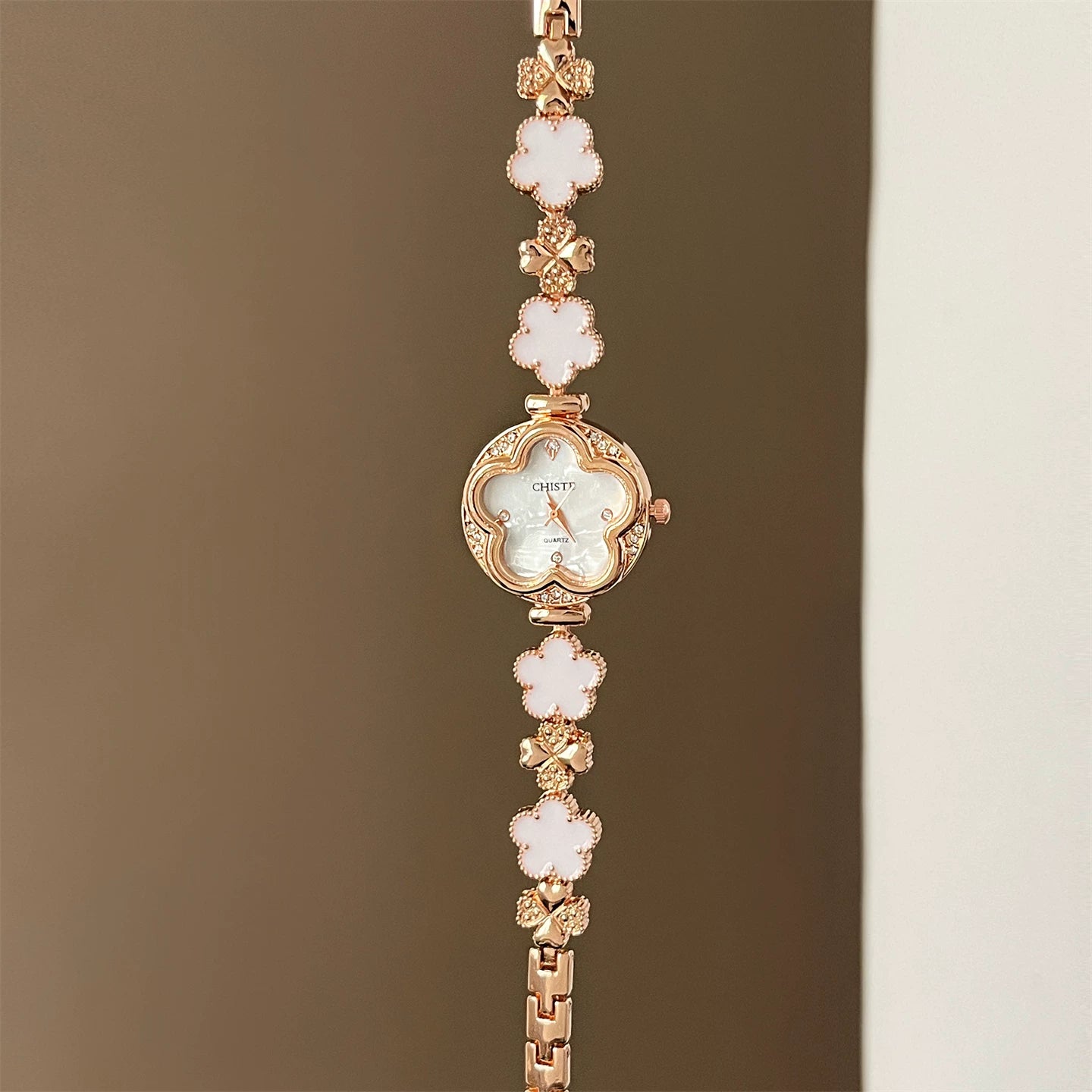 Clover Bracelet Watch - White [LKDLEUEL]