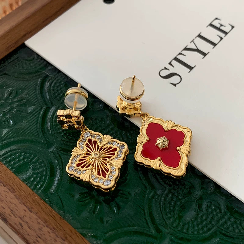Four-Leaf Flower Pendant Necklace - Red Earrings [J325IQ0J]