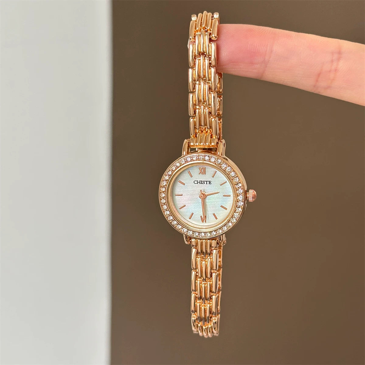 Mother-Of-Pearl Bracelet Watch - Rose Gold / White Dial [NO23FSND]
