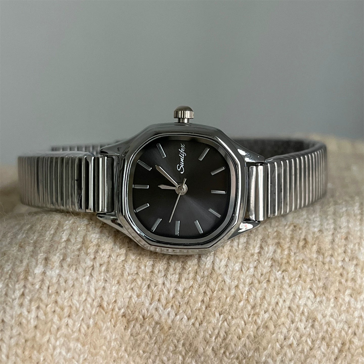 Retro Square Dial Watch - Silver Strap Black Dial (Arsenal) [WL8ZGIN8]