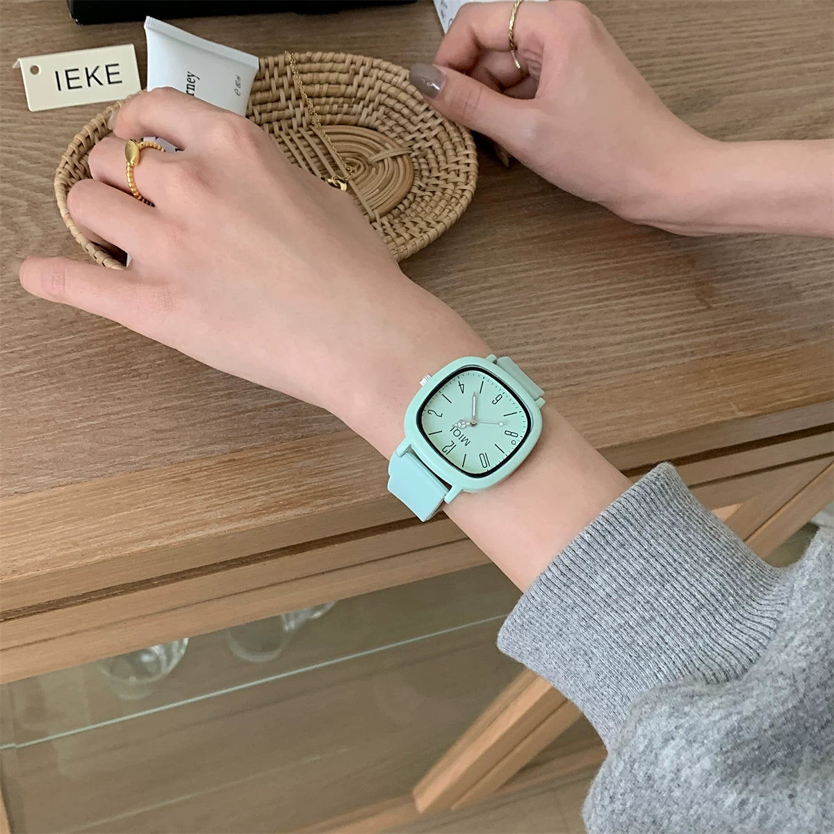 Minimalist Square Dial Faux Leather Watch - Mint Green (MIQI Silicone Strap Square Even Numbers) [DSSTJVTZ]