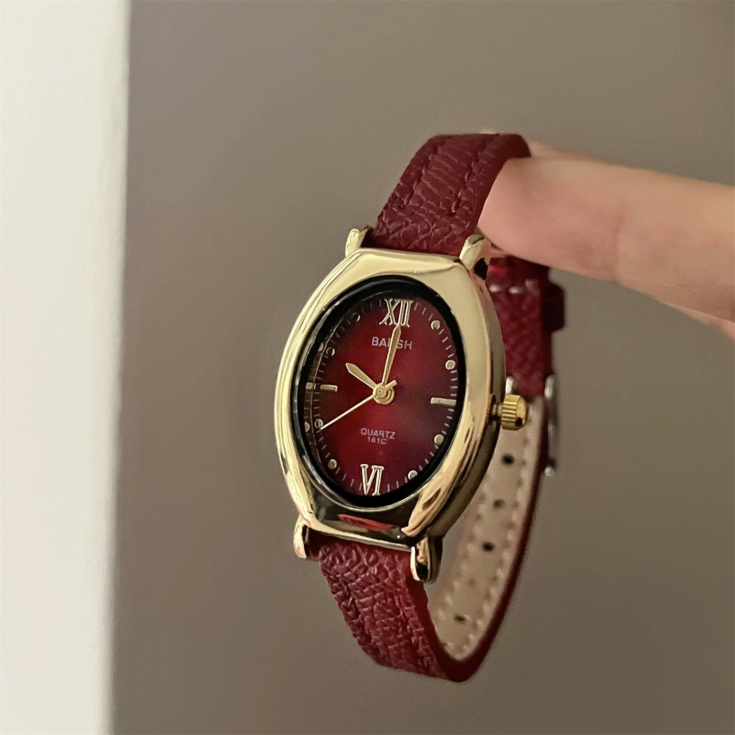 Retro Small Dial Wrist Watch - Ancora Red [GK2DBXB1]