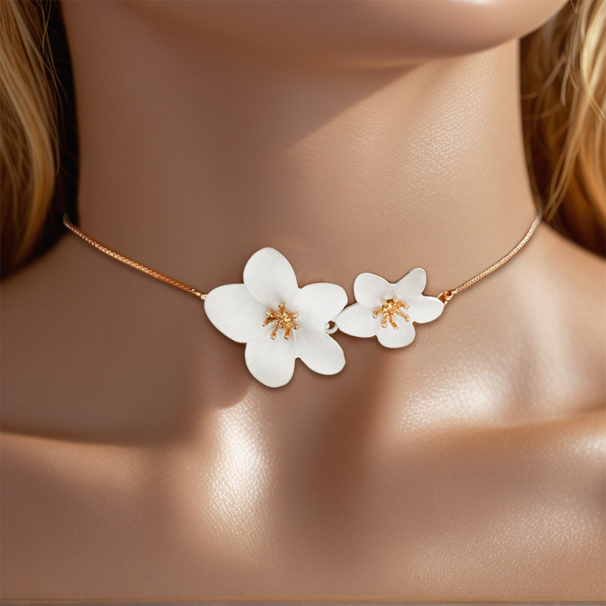 Katana Bloom Pendant Necklace - Silver Flower Pendant Box Chain Necklace [TWB4VRLP]