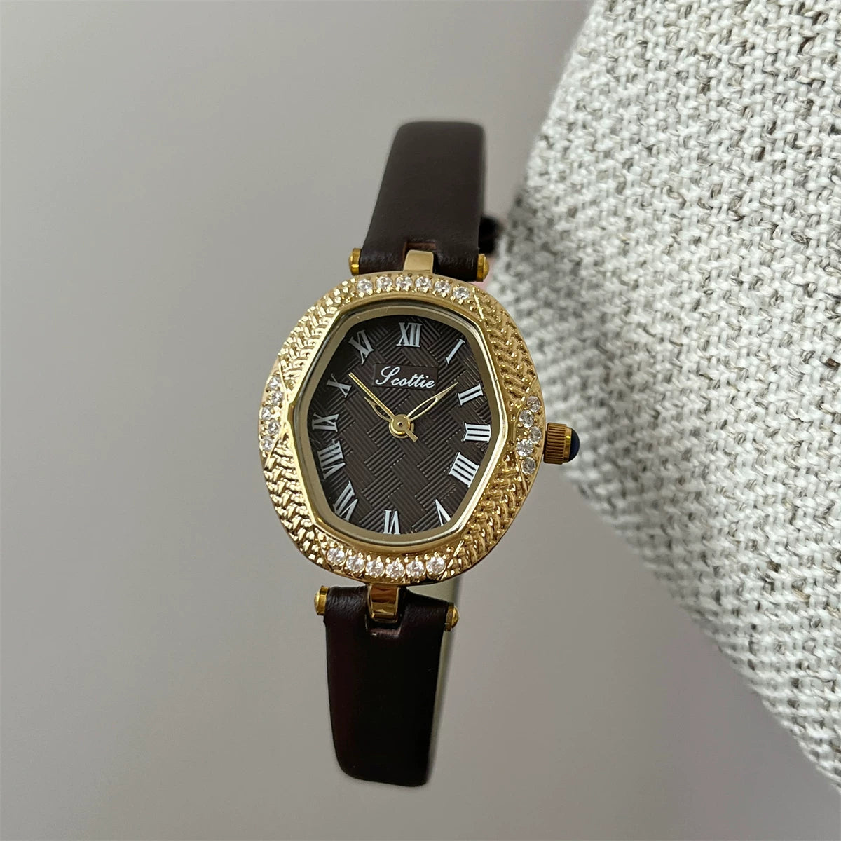 Compact Round Dial Faux Leather Watch - Coffee [XQEB3MX6]