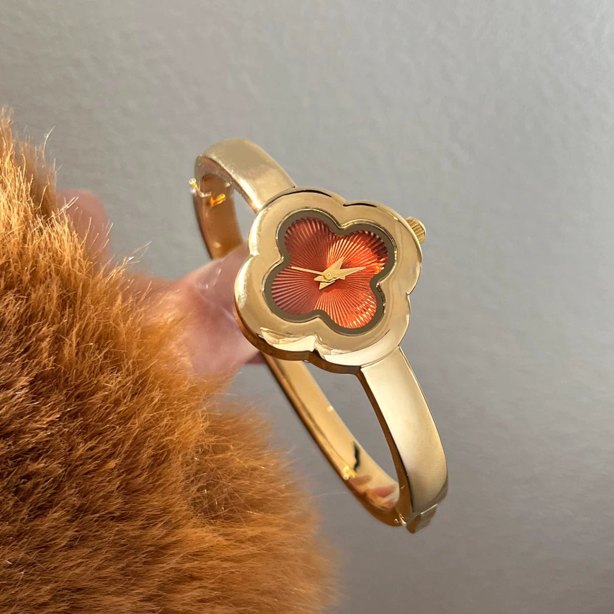 Clover Bracelet Watch - Gold Band with Orange Dial [A3NOCZN9]