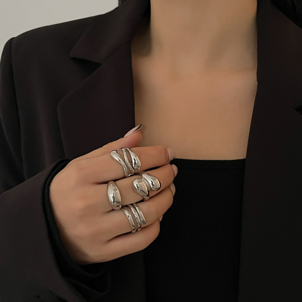 Mali Pearl Accented Cuffs - Ring Silver Tone [VNCRS79G]