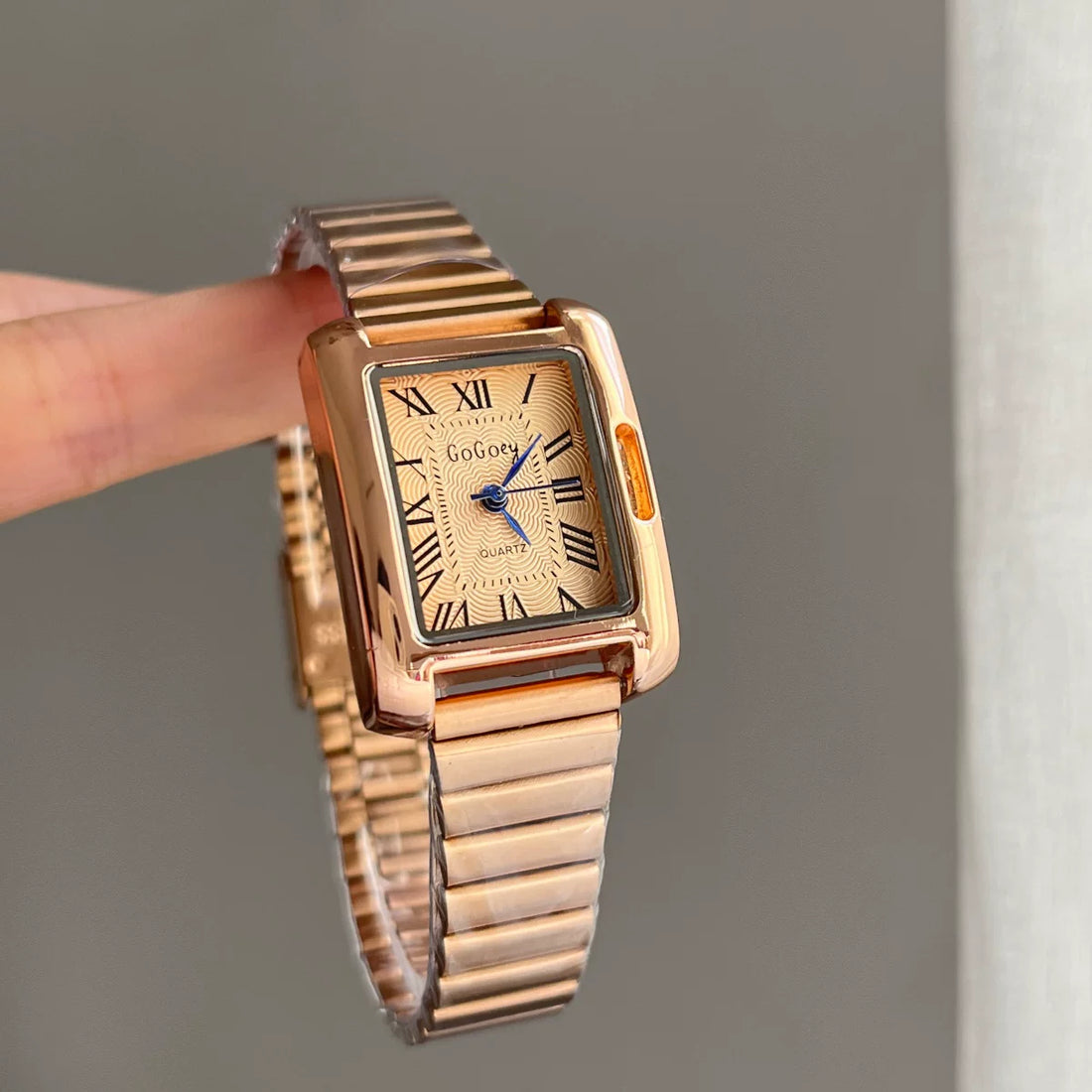Vintage Square Roman Dial Watch - Gold Band, Gold Dial [OE7H680S]