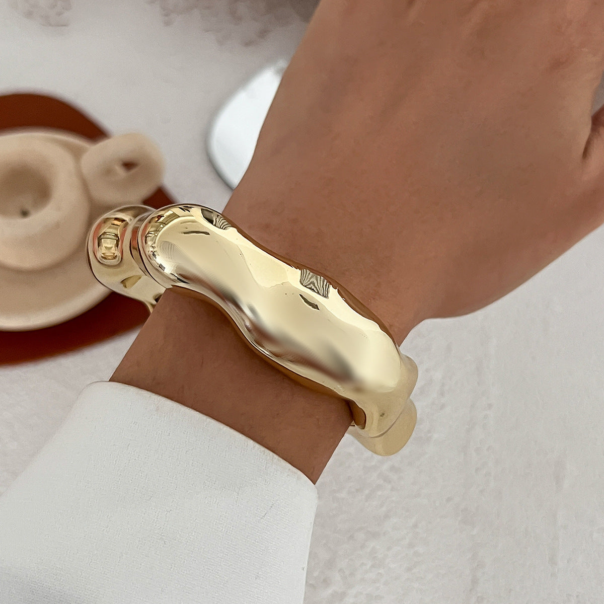 Avarie Liquid Glow Cuff - Style 03 Gold [T7GIMB2G]