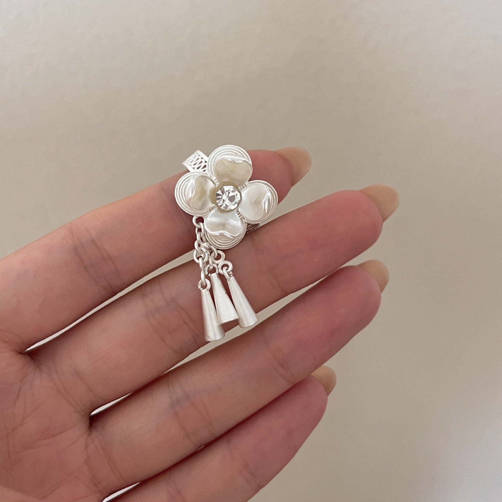 Evyn Pearl Bloom Ring - A [EB822DIT]