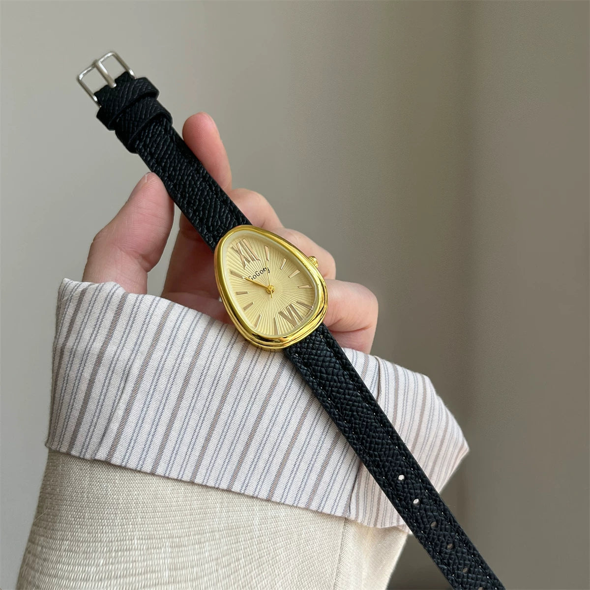 Vintage Snake Head Shaped Watch - Black Strap Gold Case Gold Dial (Leather Strap) [ALN2GCQ9]