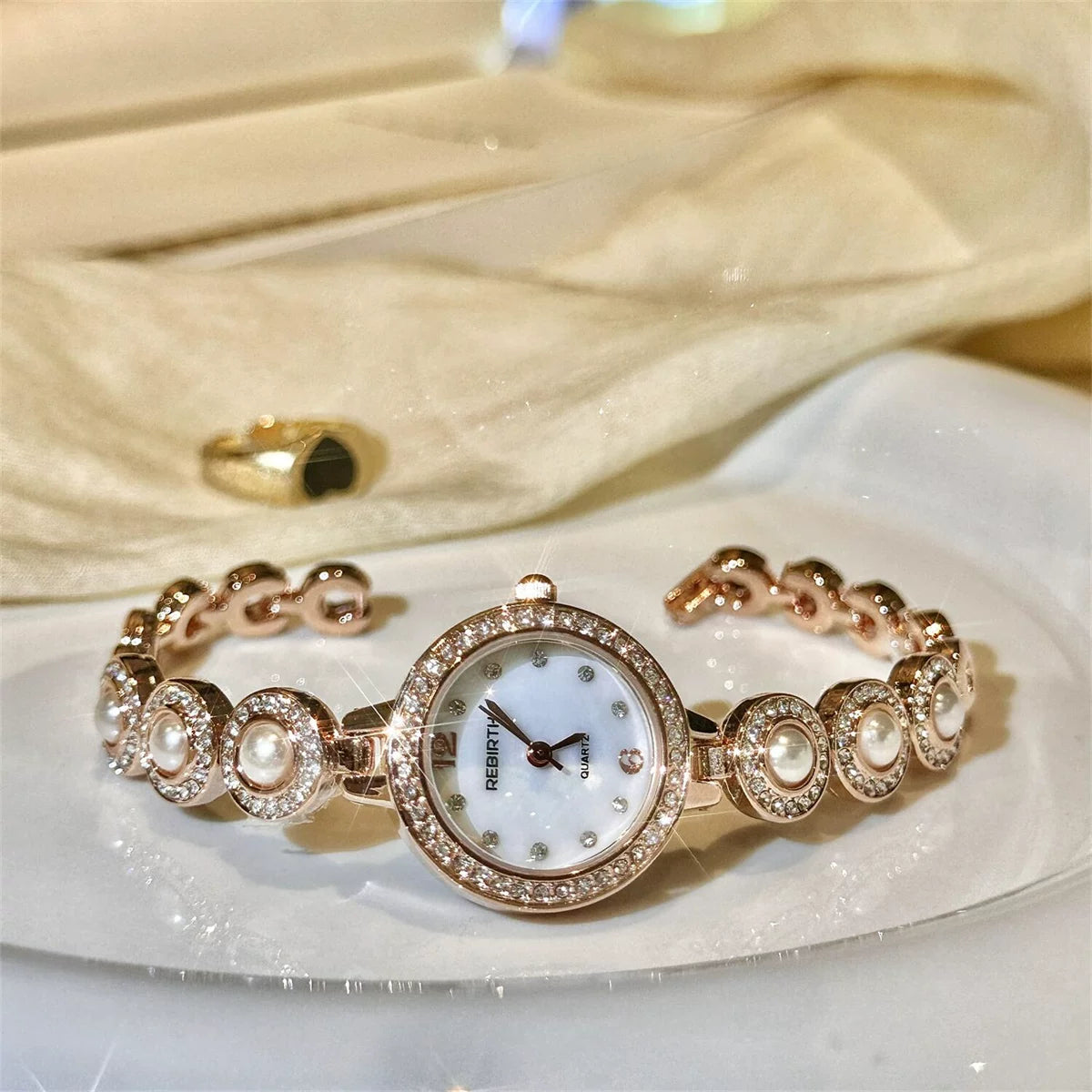 Pearl Bracelet Watch - Rose Gold [OT0ZI1X4]