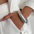 Avarie Liquid Glow Cuff - Style 06 Silver Tone [OB44CQFJ]