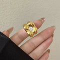 Contrasting Flower Ring - Diamond Ring [Z1KDTPCN]