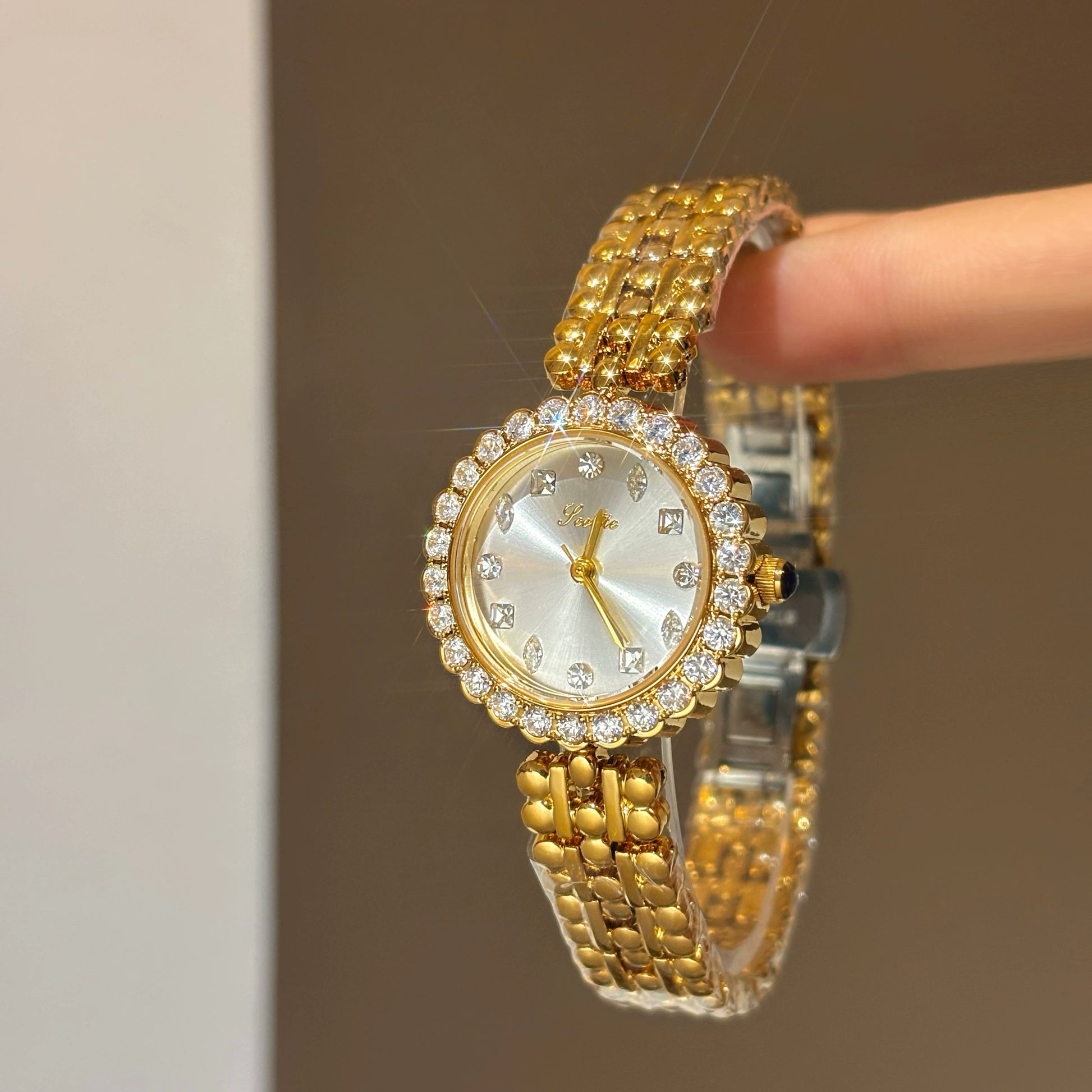 Floral Mother-of-Pearl Bracelet Watch - Gold with White Dial (Full Sparkle Floral) [GPBJQBI1]