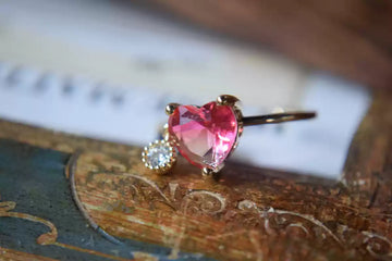 Dragon Gradient Rosé Heart Charm Ring