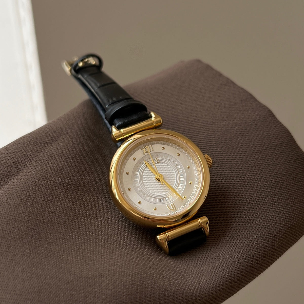 Marta Mid-Century Round Watch - Black Strap, Gold Frame, White Face [X7H1N1VB]