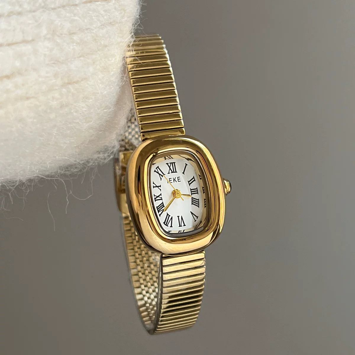 Vintage Square Dial Watch - Gold Strap White Dial (Arsenal Strap) [E7AMY5Z4]