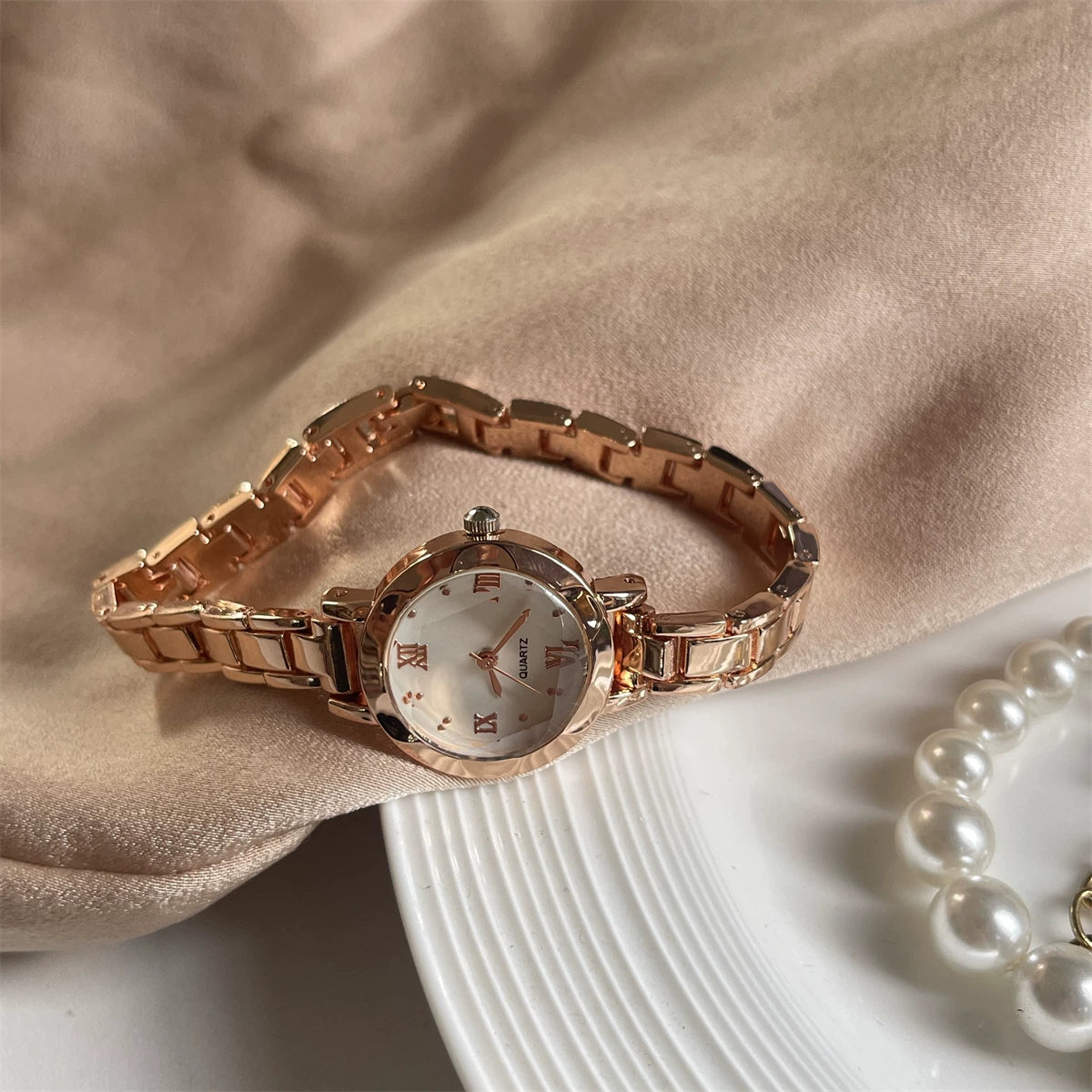 Minimalist Chain Bracelet Watch - Rose Gold with White Dial (Roman Numeral Chain) [FLP2OBBG]