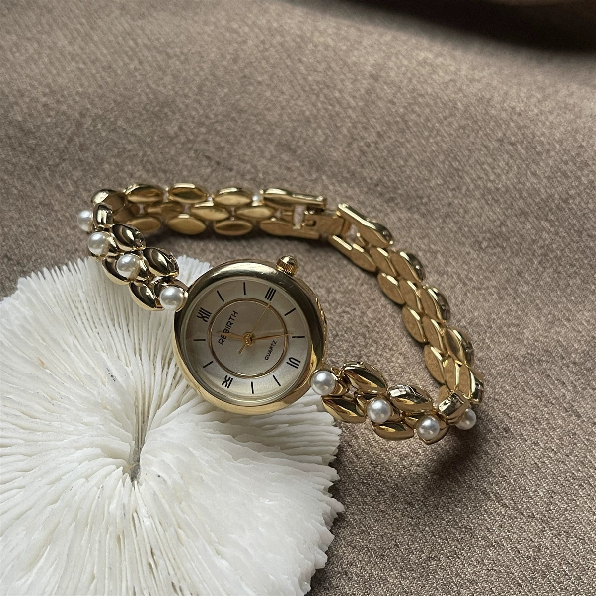 Pearl Bracelet Watch - Gold (Single Row Pearls) [7ONWP0AW]
