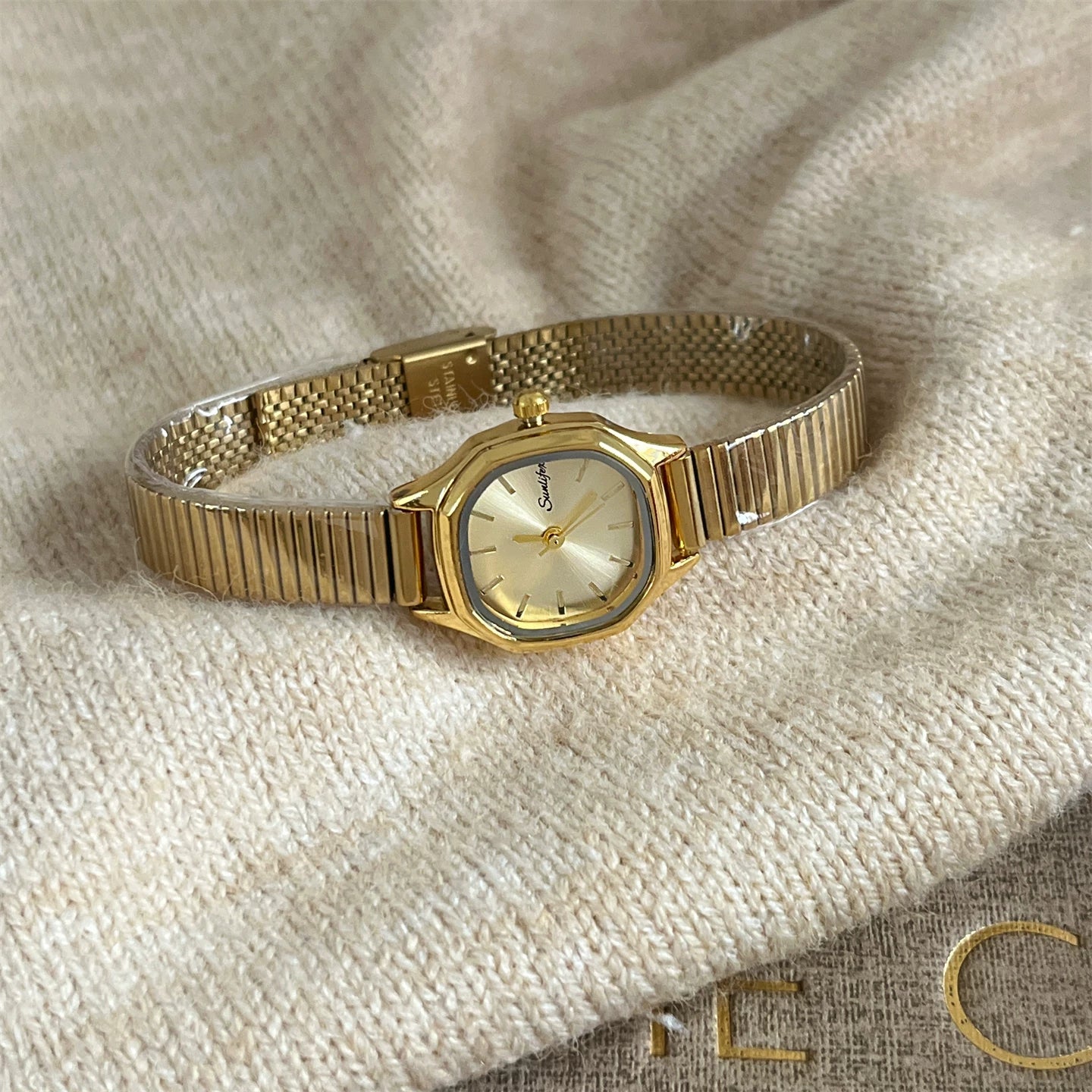 Retro Square Dial Watch - Gold Strap Gold Dial (Arsenal) [5UE6OLX4]