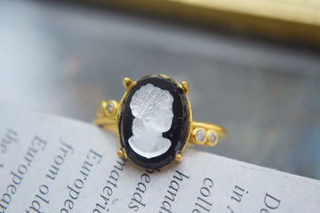 Isabella Black Cameo Vintage Ring