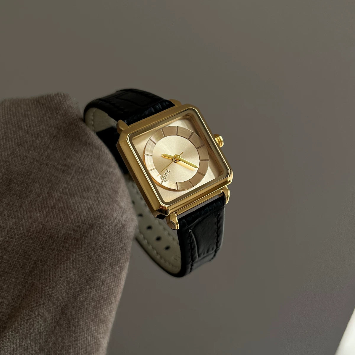 Vintage Square Bracelet Watch - Black Strap Gold Frame Gold Face (Leather) [POJ47HZV]