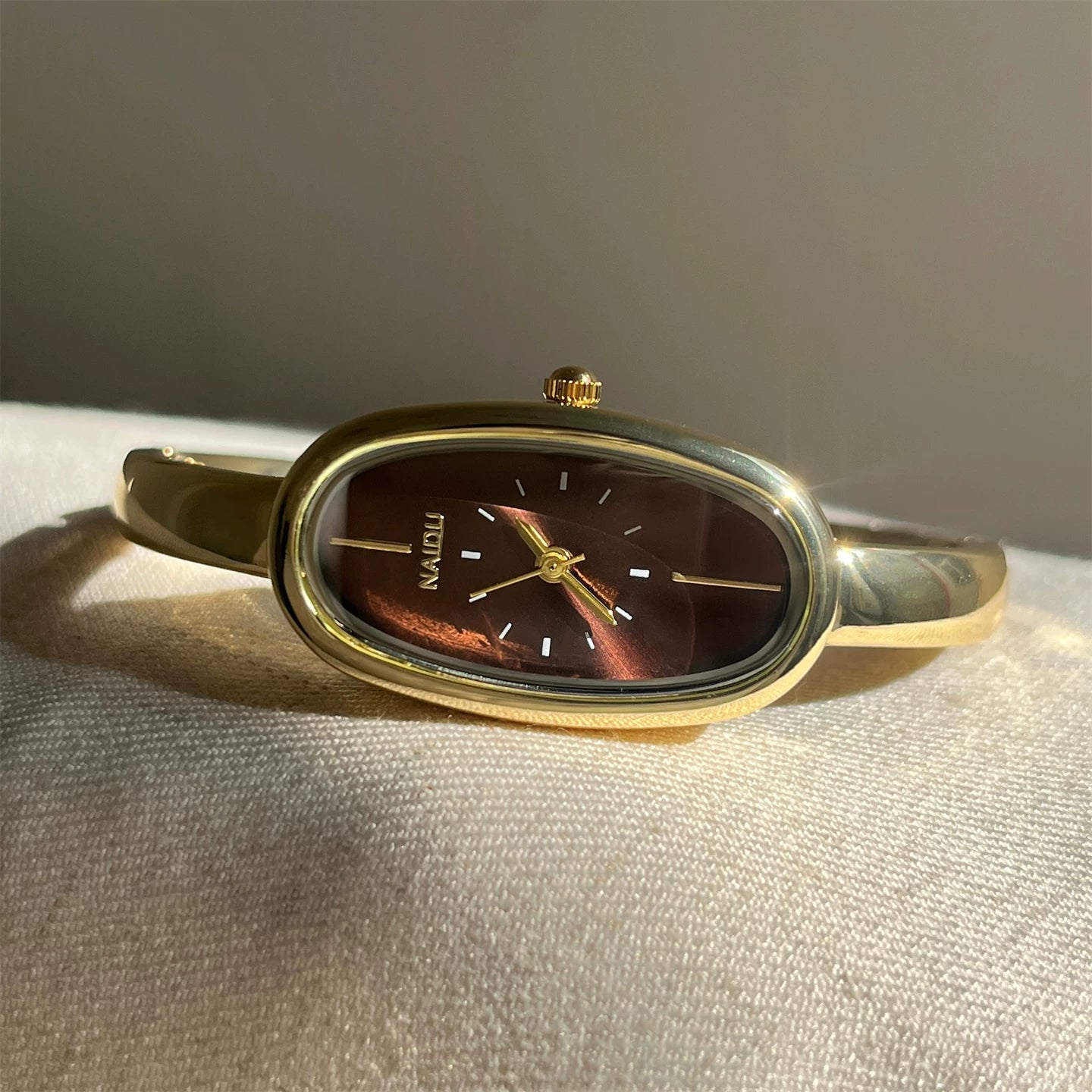 Oval Bracelet Watch - Gold Band Brown Face [57RTIIO9]