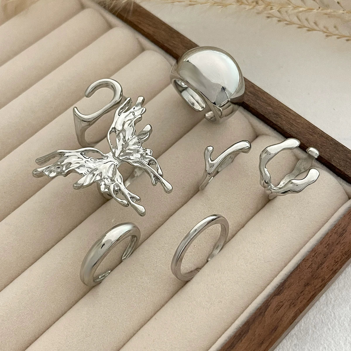 Missy Jewelry - Aasiyah Irregular Butterfly Ring Set