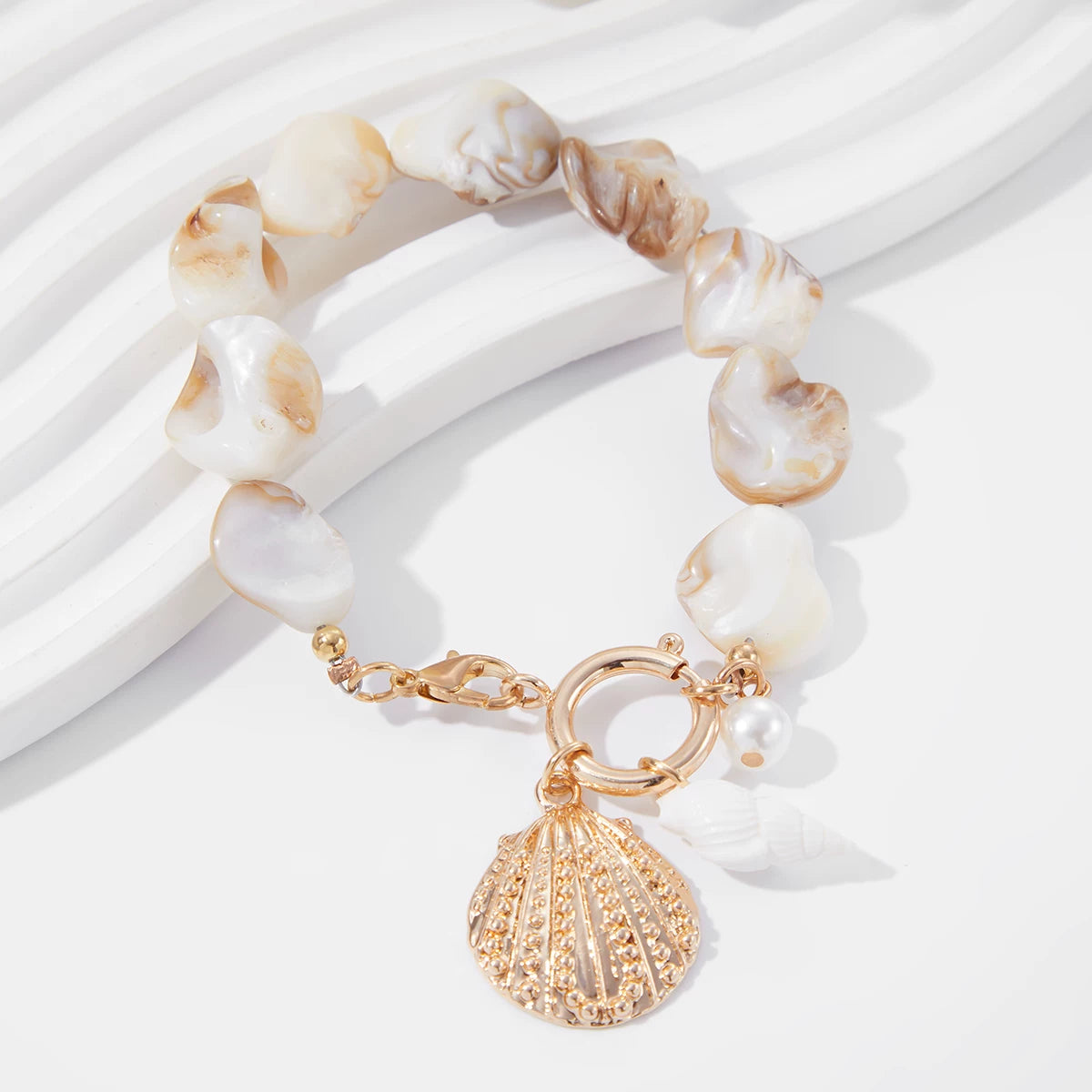 Missy Jewelry - Ely Shell Flower Pendant Necklace