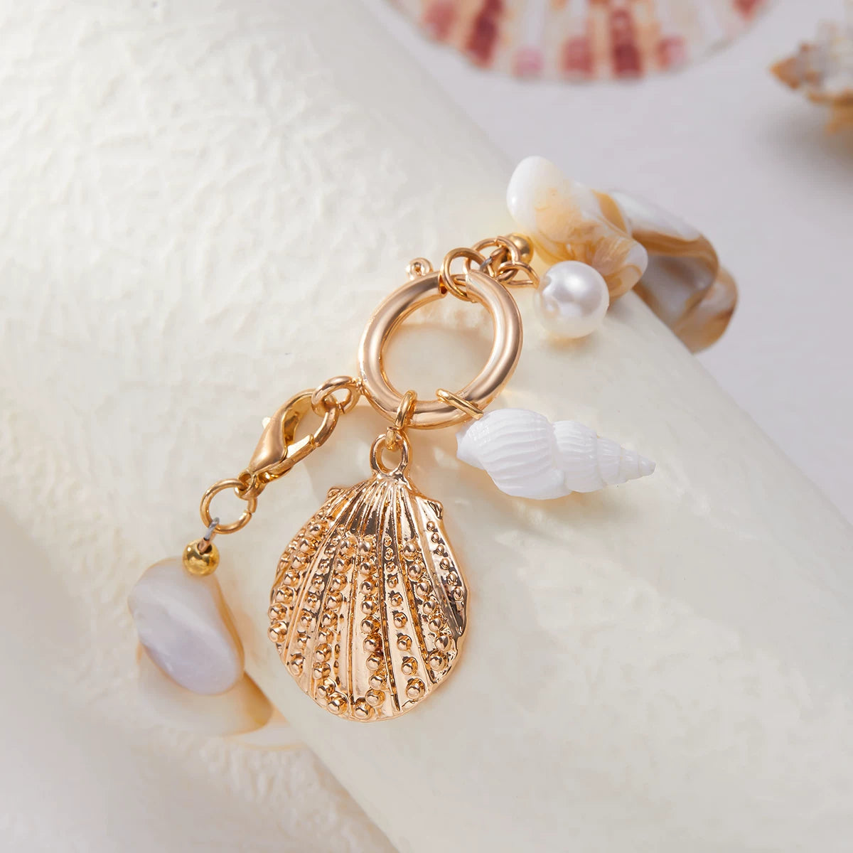 Missy Jewelry - Ely Shell Flower Pendant Necklace