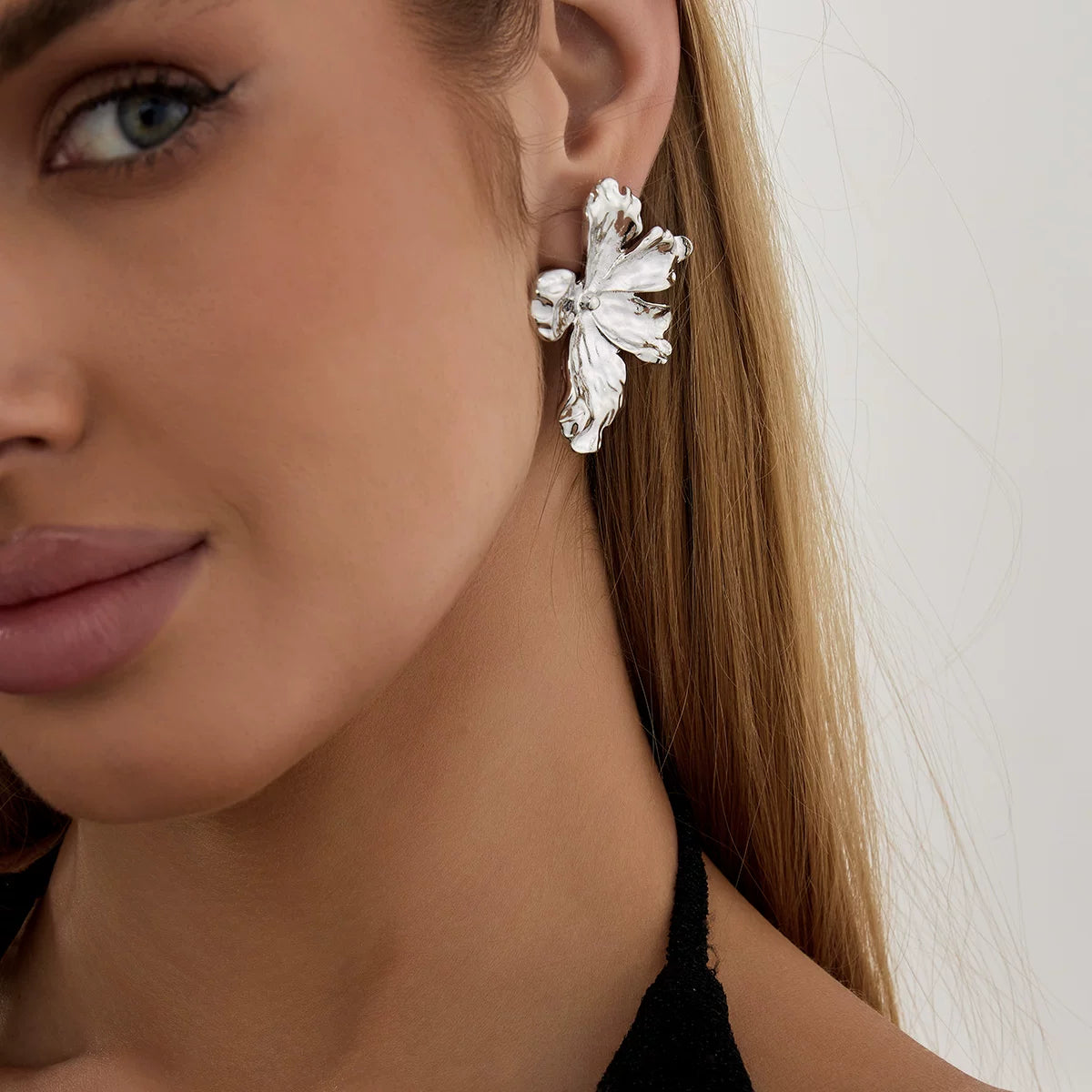 Missy Jewelry - Emaan Textured Gold Floral Earrings