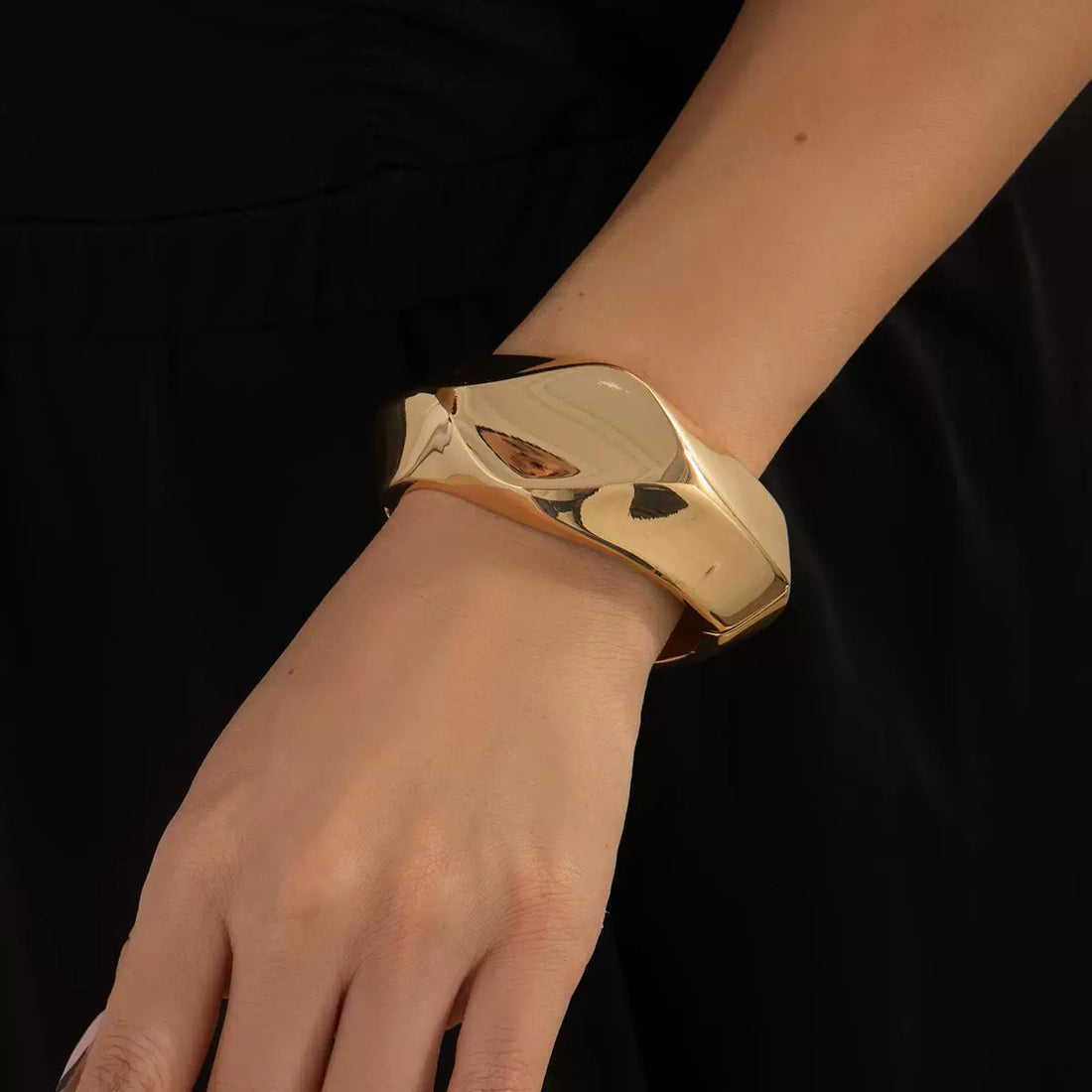 Missy Jewelry - Honey Irregular Sculptural Wavy Bangle