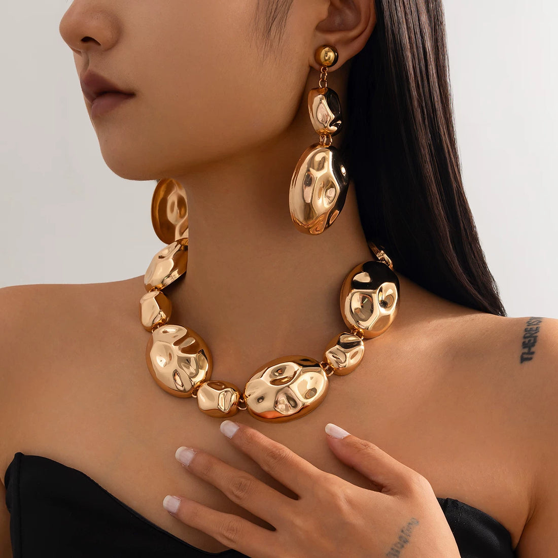 Missy Jewelry - Jaretzy Irregular Geometric Metal Necklace