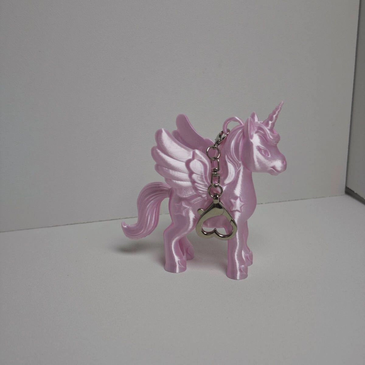 3D Printed Heart Unicorn Keychain [SX2CHEF8]
