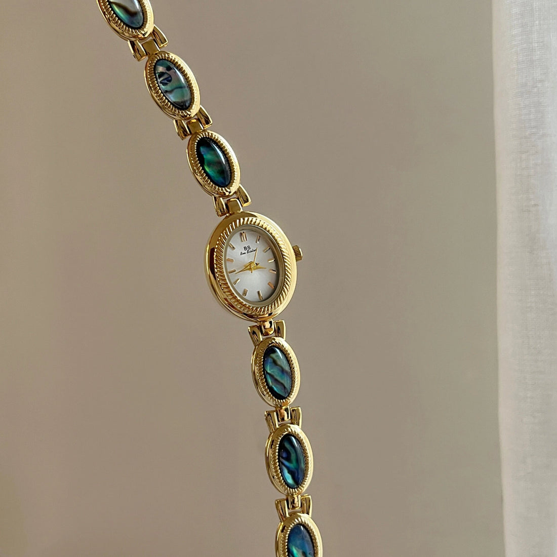 Abalone Shell Bracelet Watch [36BFG7FQ]