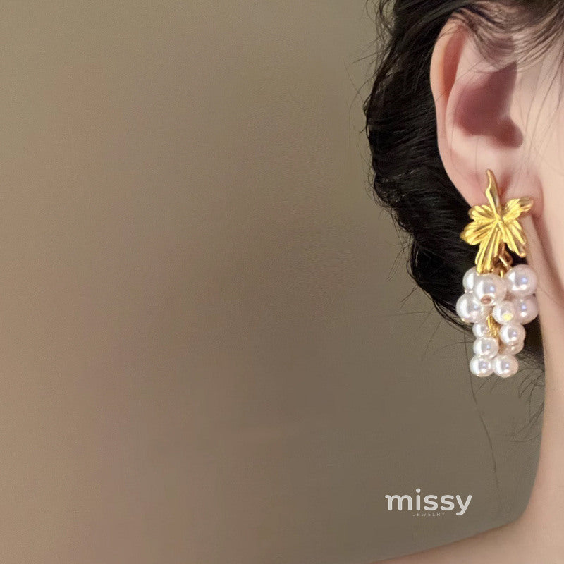 Adalyn Pearl Leaf Drop Earrings [AJS1DH55]