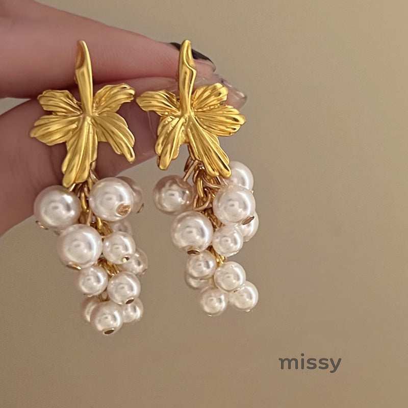 Adalyn Pearl Leaf Drop Earrings [JCJ7EQRI]