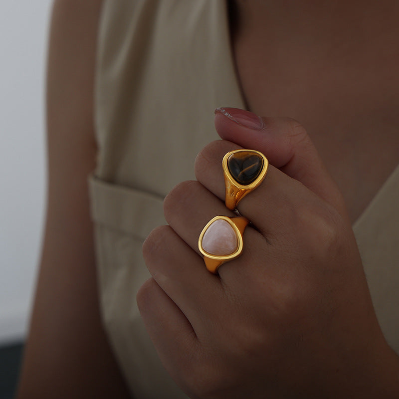 Addie Triangle Stone Ring [ZZ82TE32]