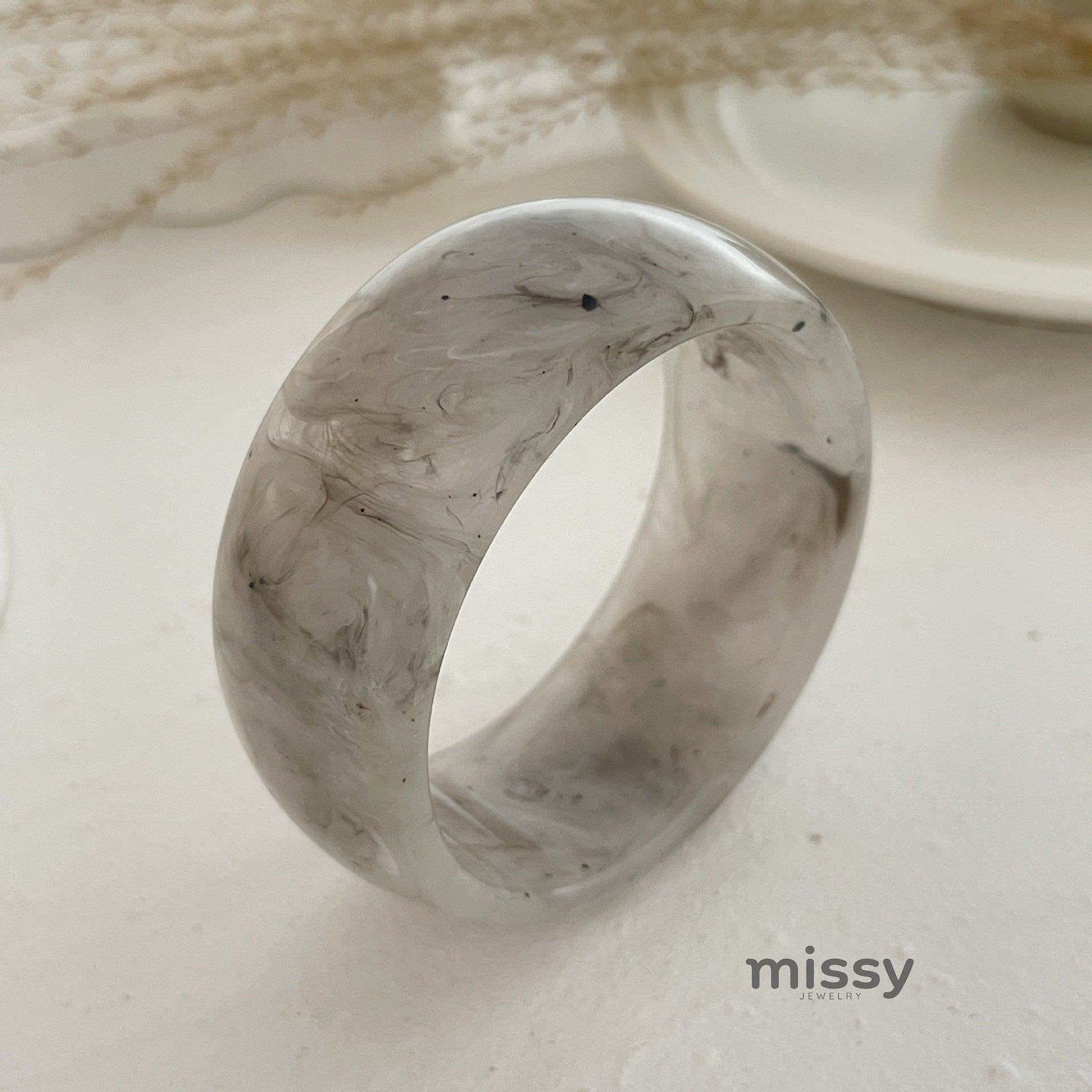 Adira Swirl Resin Bracelet [MPXN54J1]