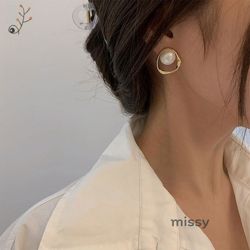 Afia Geometric Pearl Drop Earrings [HJBY8GI8]