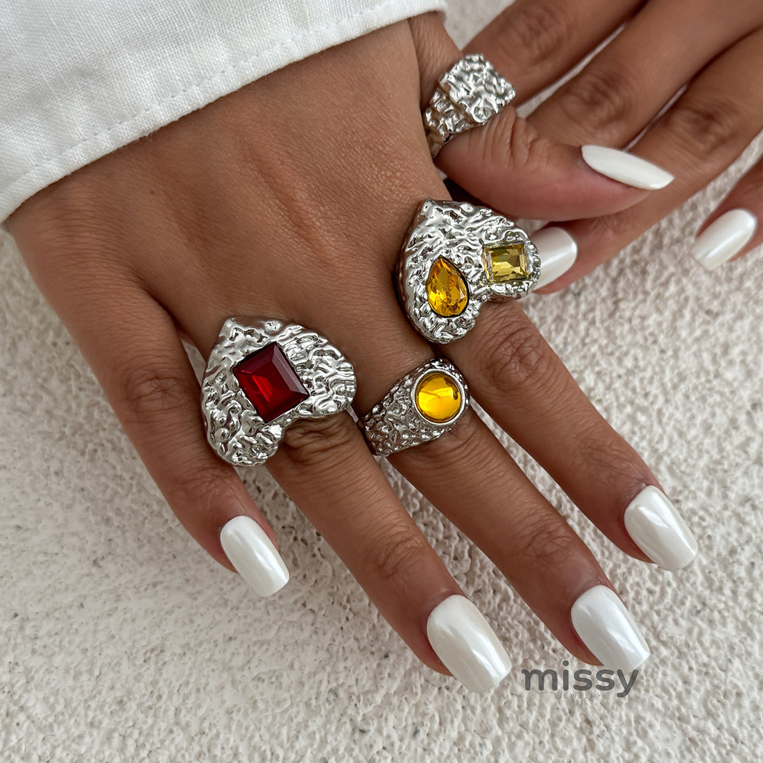 Aishani Molten Heart Crystal Ring [GFZ54I5G]