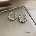 Akeelah Elegant Pearl Arc Earrings [J4JLU65G]
