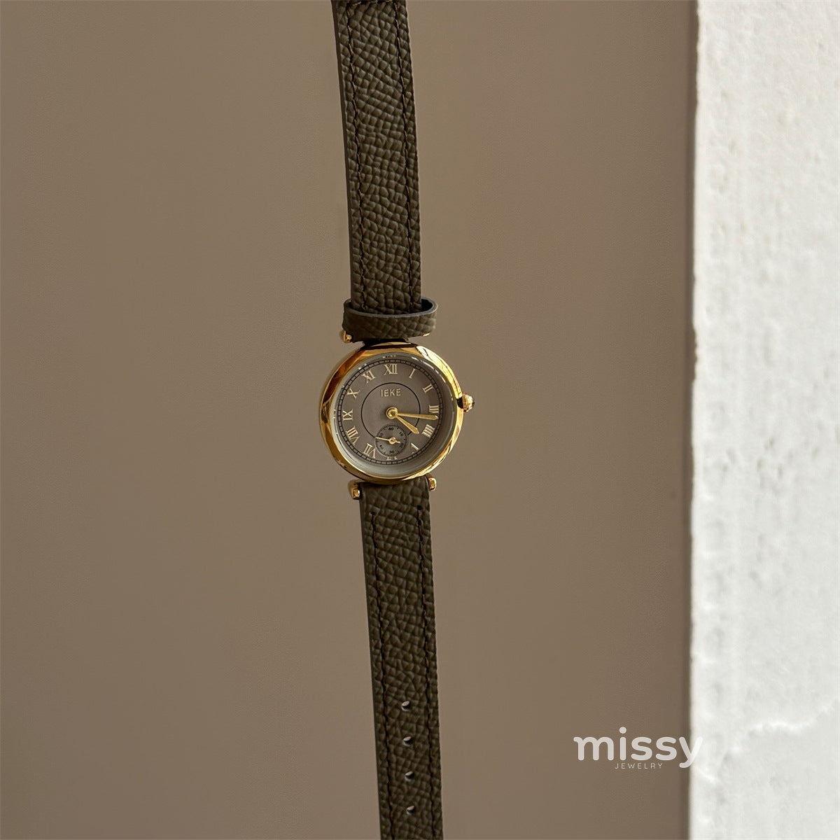 Alaya Vintage Wrist Watch [74KHKEEI]
