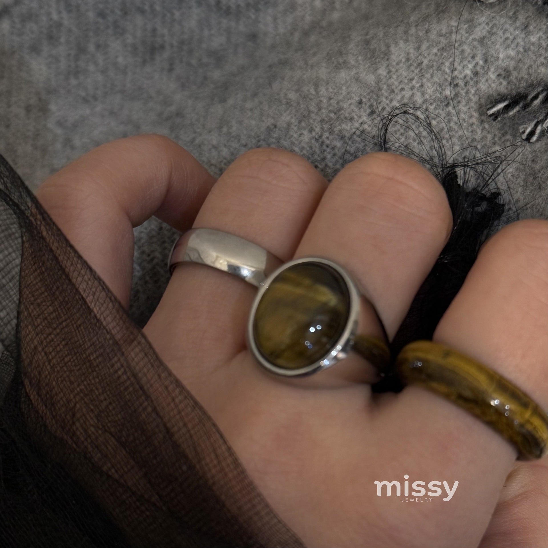 Aleiyah Sleek Oval Stone Ring [X0GN3RWT]