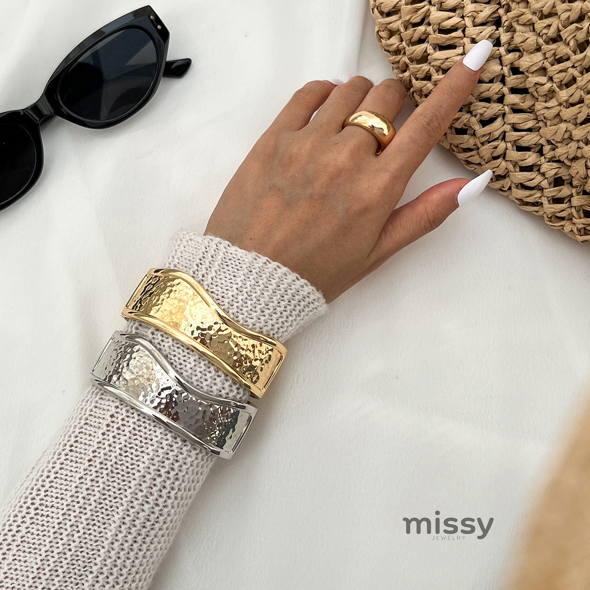 Alexie Textured Cuff Bracelet [1YFIS2NO]
