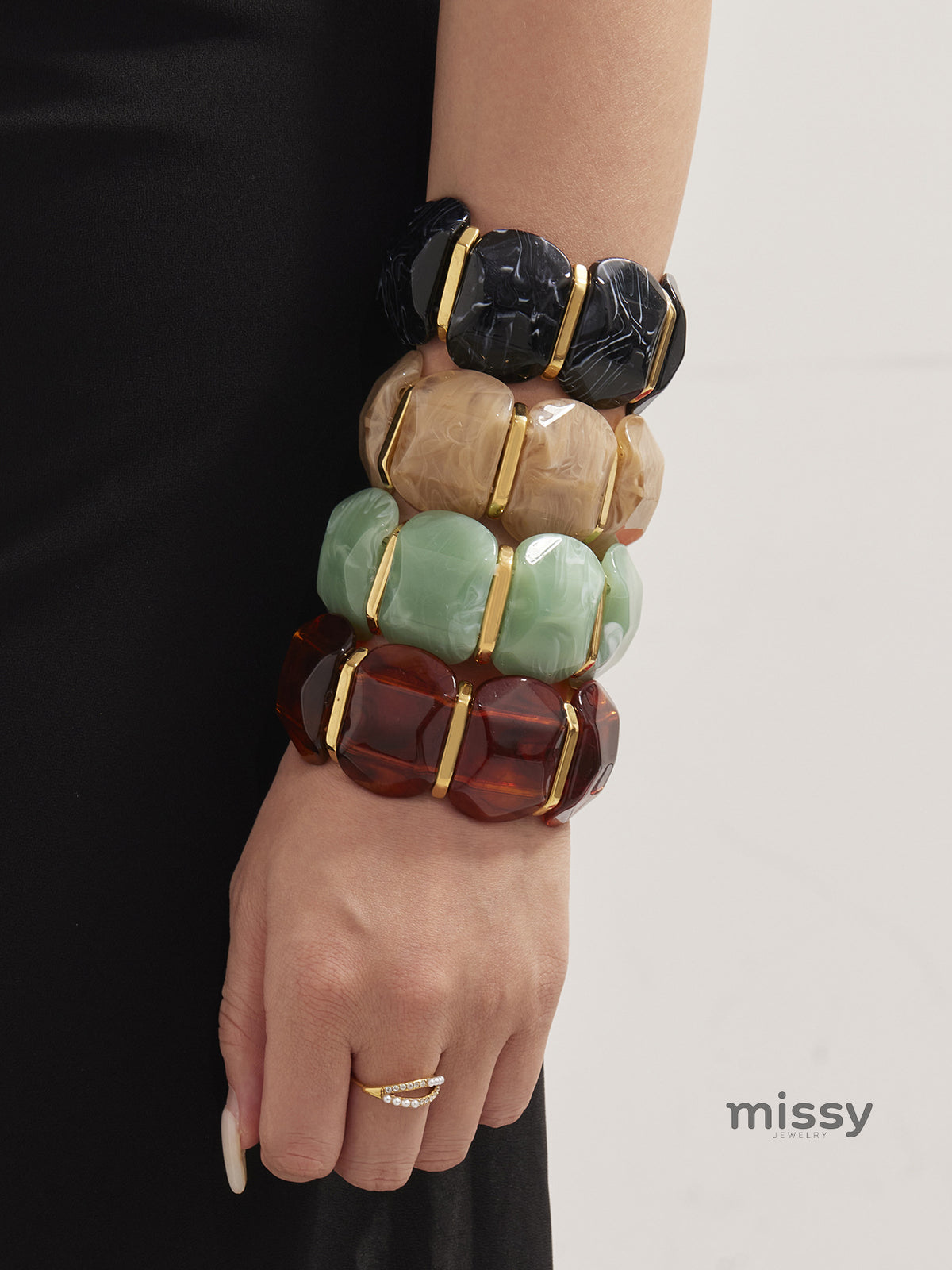 Alianny Irregular Resin Bracelet [J9NQ8VCT]