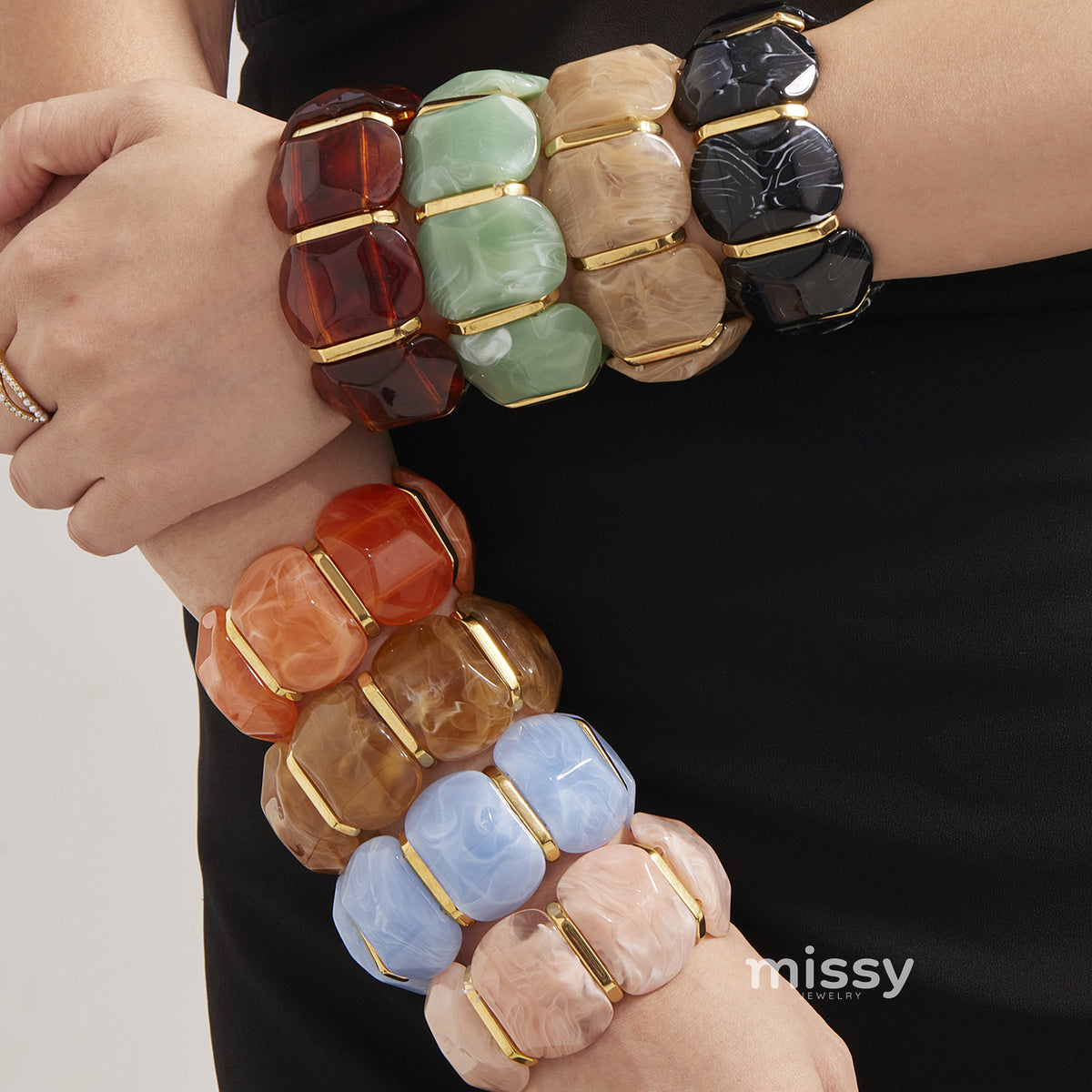 Alianny Irregular Resin Bracelet [CRBH9EIO]