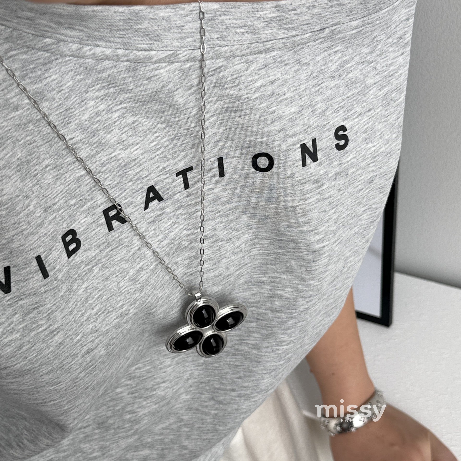 Aliza Clover Pearl Necklace [P1VILEC0]